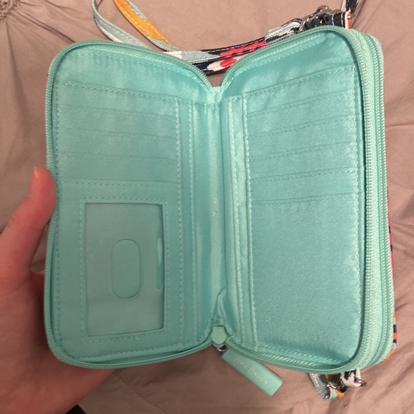 NWT Vera Bradley phone wallet/purse - Picture 4 of 4